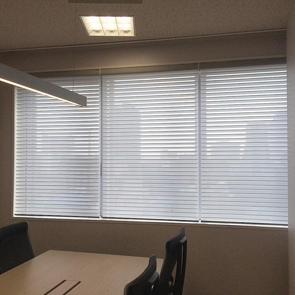 ハンターダグラス シルエットシェードの施工事例