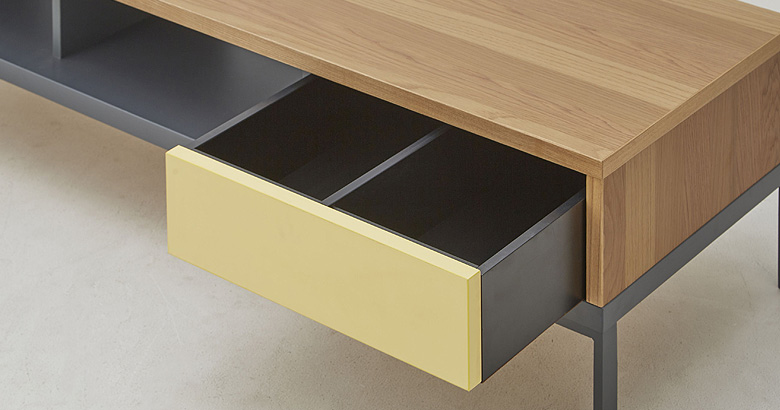 LT01-135の引き出し開けた状態